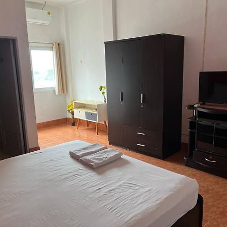 Отель Lucky Banzaan Patong Экстерьер фото