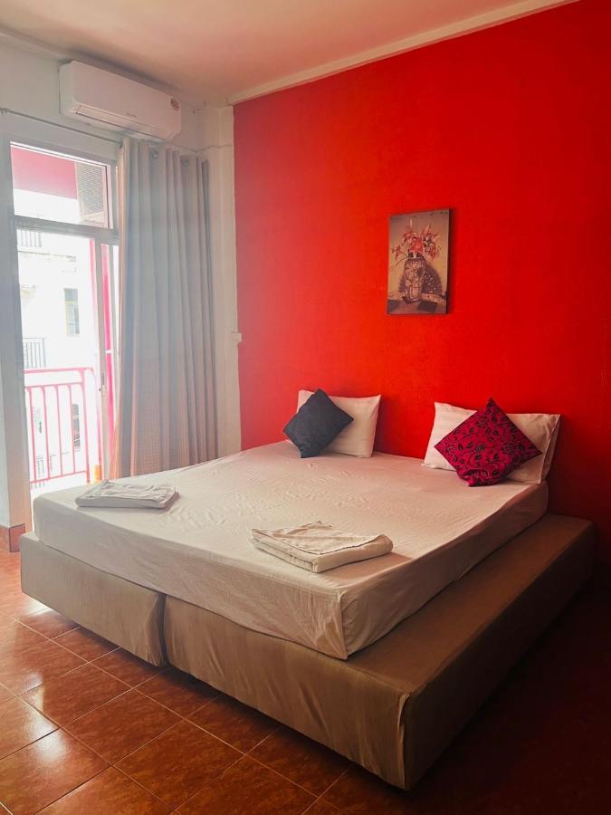 Отель Lucky Banzaan Patong Экстерьер фото